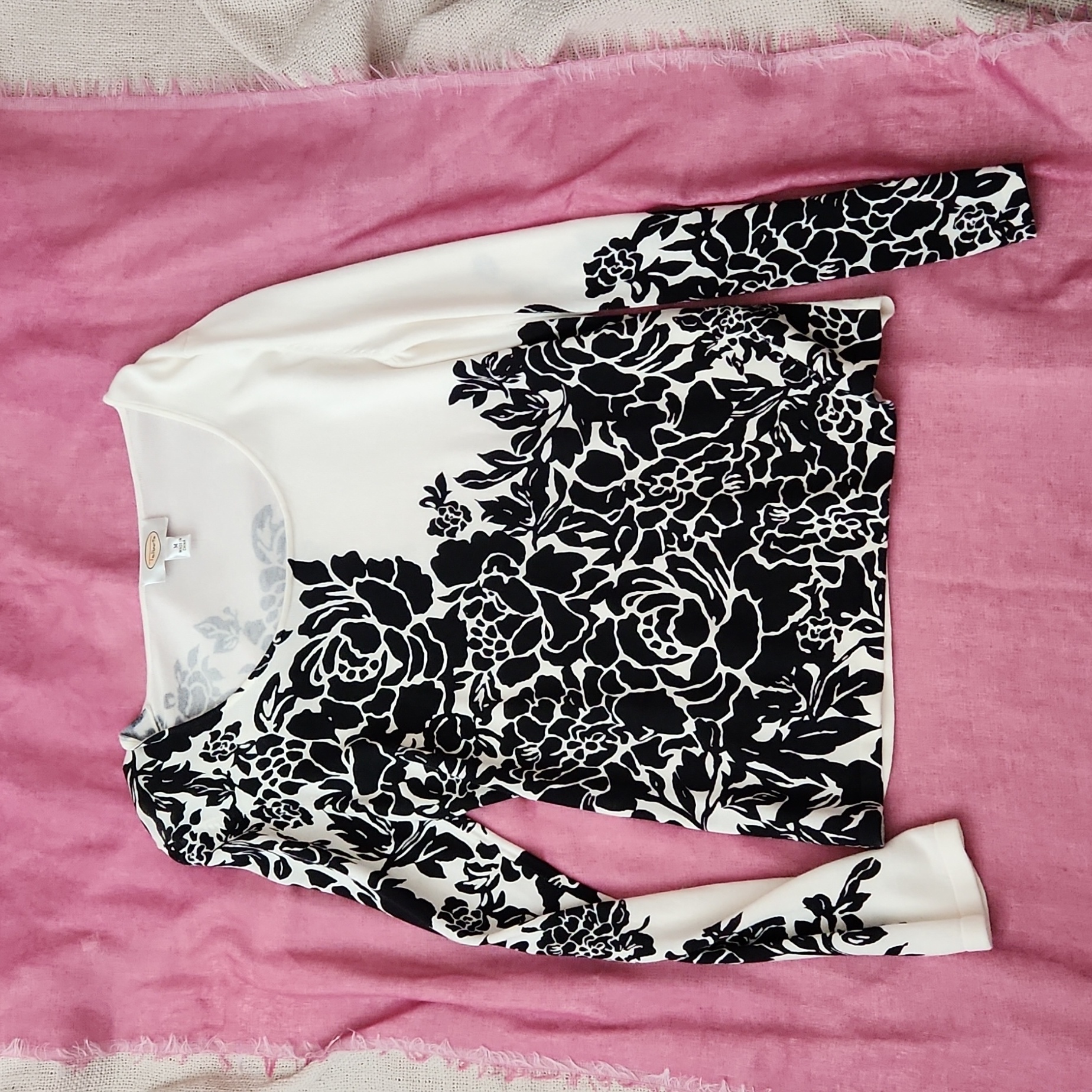 Talbott Pullover Lightweight Top